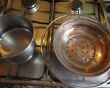 Foto del paso 1 de la receta: Castañas en almíbar recubiertas con chocolate
