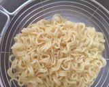 Foto langkah ke 2 dari resep Omelette mie.