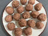 Strawberry-chocolate protein balls