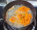 รูปขั้นตอนการทำที่ 4 ของ หมูสามชั้นทอดพริกแกง