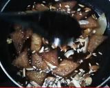 A picture of step 5 of Bread ka meetha.