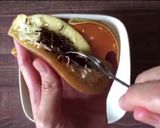 Foto langkah ke 6 dari resep Martabak Manis Lipat.