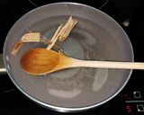 Foto del paso 2 de la receta: Castañas en almíbar con miel