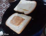 A picture of step 5 of Cheesy Bread Omlette.