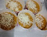 Foto langkah ke 6 dari resep Muffin Pisang Kurma Keju.