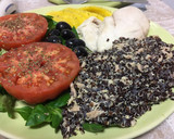 Foto del paso 1 de la receta: Quinoa Negra con atún, pollo, mango y tomate
