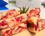 Foto langkah ke 6 dari resep Pukis Merah Putih - Red Velvet & Cheese.