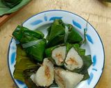 Foto langkah ke 7 dari resep Bacang Ketan Isi Ayam.