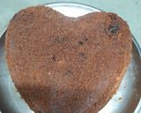 A picture of step 4 of Chocolate vanila layered cake.