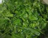 Foto langkah ke 1 dari resep Tumis Pakis Bunga Pepaya Ala Manado.