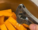 Kürbisspalten aus dem Backofen Rezeptschritt 3 Foto