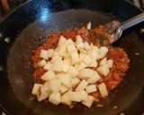 A picture of step 4 of Dry Potato Masala.