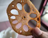 Gambar langkah 3 resipi Lotus Root Chips.