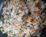Foto langkah ke 3 dari resep Nasi Goreng Sayur Tanpa Kecap.