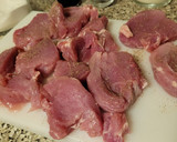 Foto del paso 3 de la receta: Solomillo de cerdo con salsa de ratafía y pimienta negra