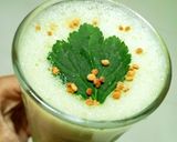A picture of step 2 of Chinese Herbs Green Smoothie with White Mugwort, Spinach, and Snow Lotus Root.