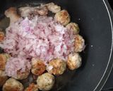 Une image de l'étape 1 de Les boules de poulet au petit pois.