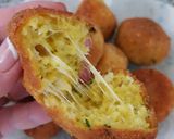 Foto del passaggio 5 della ricetta Polpette di pane raffermo e formaggi vari