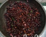 A picture of step 5 of Beetroot Thoran/Upperi.