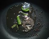 A picture of step 2 of Fried masala idli.