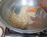 A picture of step 3 of Suji halwa.