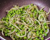 A picture of step 5 of Hare Matar Ki Ghugni.