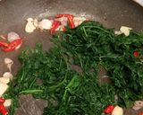 Foto langkah ke 3 dari resep Tumis daun kenikir.