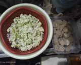 Foto langkah ke 1 dari resep Tumis Kembang Kol Bakso.