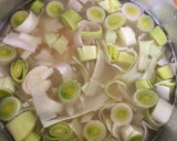 Foto del paso 3 de la receta: Puerro con patata y zanahoria