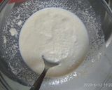 A picture of step 3 of Rawa uttapam.