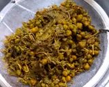 รูปขั้นตอนการทำที่ 3 ของ แกงขี้เเหล็กไก่ย่าง