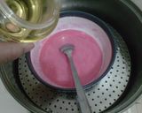 Foto langkah ke 2 dari resep Bolu Kukus Strawberry.