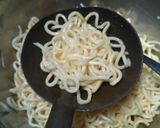 Foto langkah ke 4 dari resep Mie goreng kriuk.