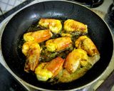 A picture of step 4 of Prawn Malai Curry.