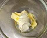 A picture of step 1 of Egg Tuna Pie.