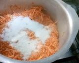 A picture of step 3 of Gajar ka Halwa.