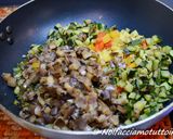 Foto del passaggio 4 della ricetta Fagottini di crespelle alle verdure su besciamella alla latterie e coppa croccante