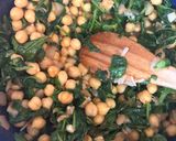 Foto del paso 4 de la receta Garbanzos con espinacas