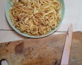 Foto langkah ke 5 dari resep 10. telur iris untuk nasi kuning.