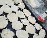 Foto del paso 2 de la receta: Pizzetas con pan sin TACC, hecho a la sartén