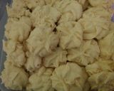 Foto langkah ke 7 dari resep Kue kering sagu keju lumer.