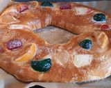 A picture of step 9 of Roscón de reyes. (Three kings cake).