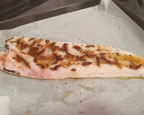 Foto del paso 1 de la receta: Merluza con ajo dorado al balsámico y espárragos a la plancha