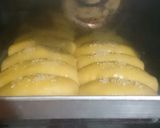 Foto langkah ke 9 dari resep Roti Keset Isian Susu.
