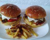 Pas rețetă Hamburgeri de pui cu ceapă caramelizată 5 fotografie