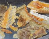 Foto del paso 3 de la receta: Bacalao con tiras de huevo y arroz