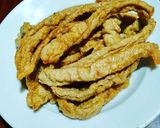 Hình bước làm 1 của món Bánh gạo, chả cá sốt cà chua 😂