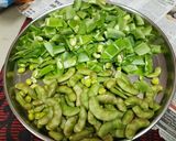 सुरती उंधीयु पुरी (Surti Undhiyu Puri Recipe In Marathi) रेसिपी स्टेप 1 फोटो 
