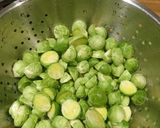 A picture of step 2 of Tamarind sprouts with shallots, peanuts and chickpeas.