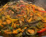A picture of step 5 of Spicy chile lime fajitas.